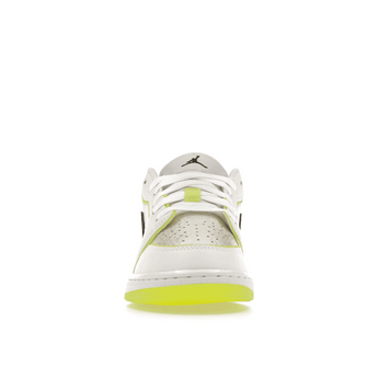 Air Jordan 1 Low SE Warped Swoosh - Sneakerzone