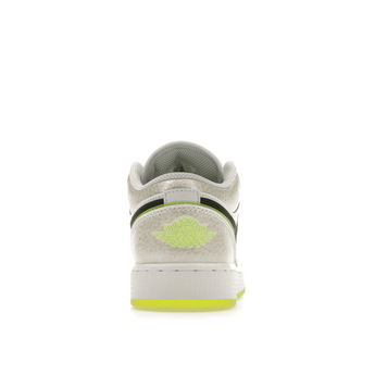 Air Jordan 1 Low SE Warped Swoosh - Sneakerzone