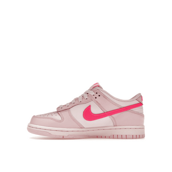 Nike Dunk Low Triple Pink - Sneakerzone