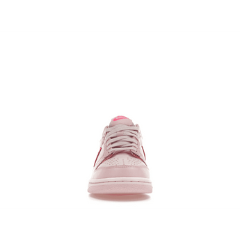 Nike Dunk Low Triple Pink - Sneakerzone
