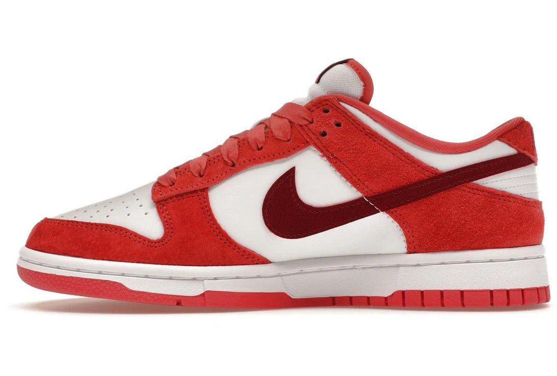 Nike Dunk Low Valentine's Day - Sneakerzone