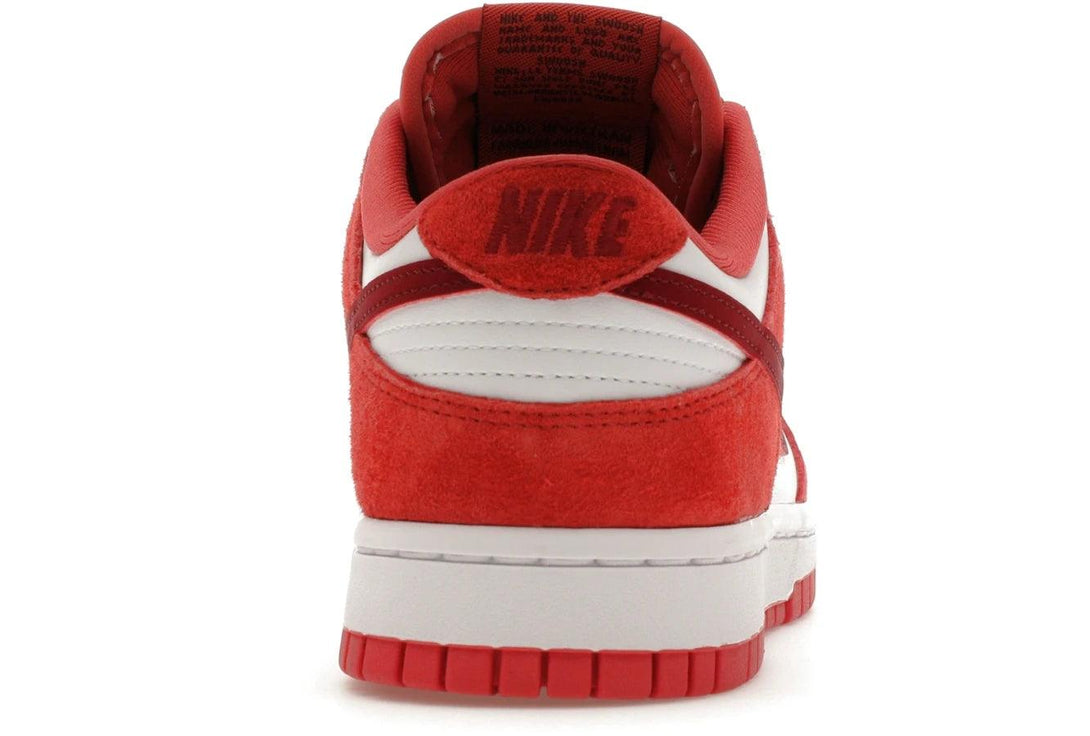 Nike Dunk Low Valentine's Day - Sneakerzone