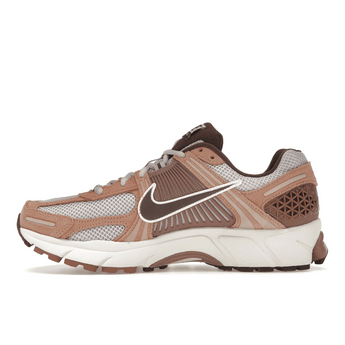 Nike Zoom Vomero 5 Dusted Clay - Sneakerzone