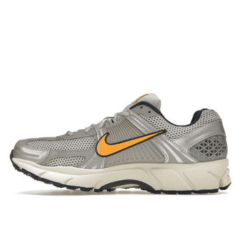 Nike Zoom Vomero 5 Pure Platinum Laser Orange - Sneakerzone