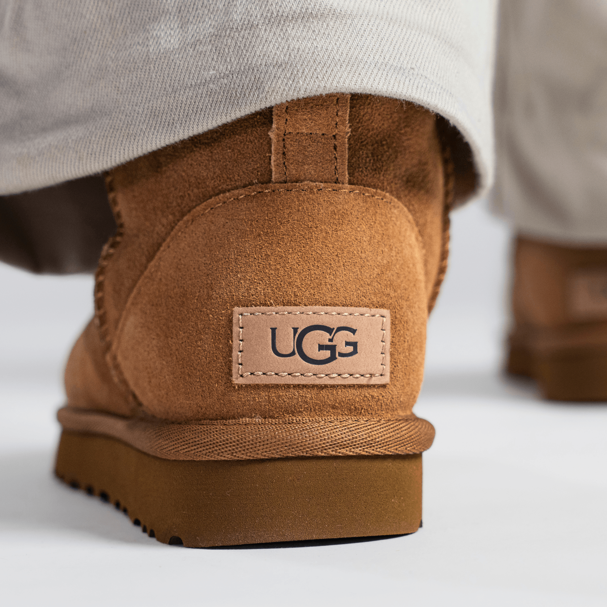 UGG Classic Mini II Boot Chestnut - Sneakerzone