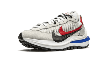 Sacai Vaporwaffle Fuchsia Nike